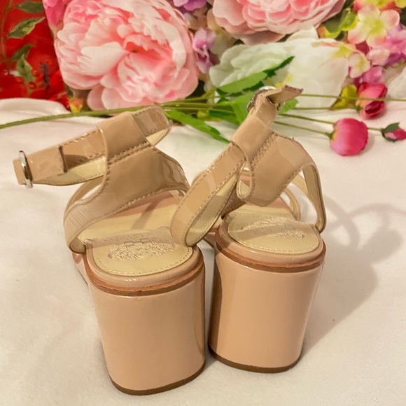 Vince Camuto Seemas Wedge Sandal Size:10M - Picture 2 of 3